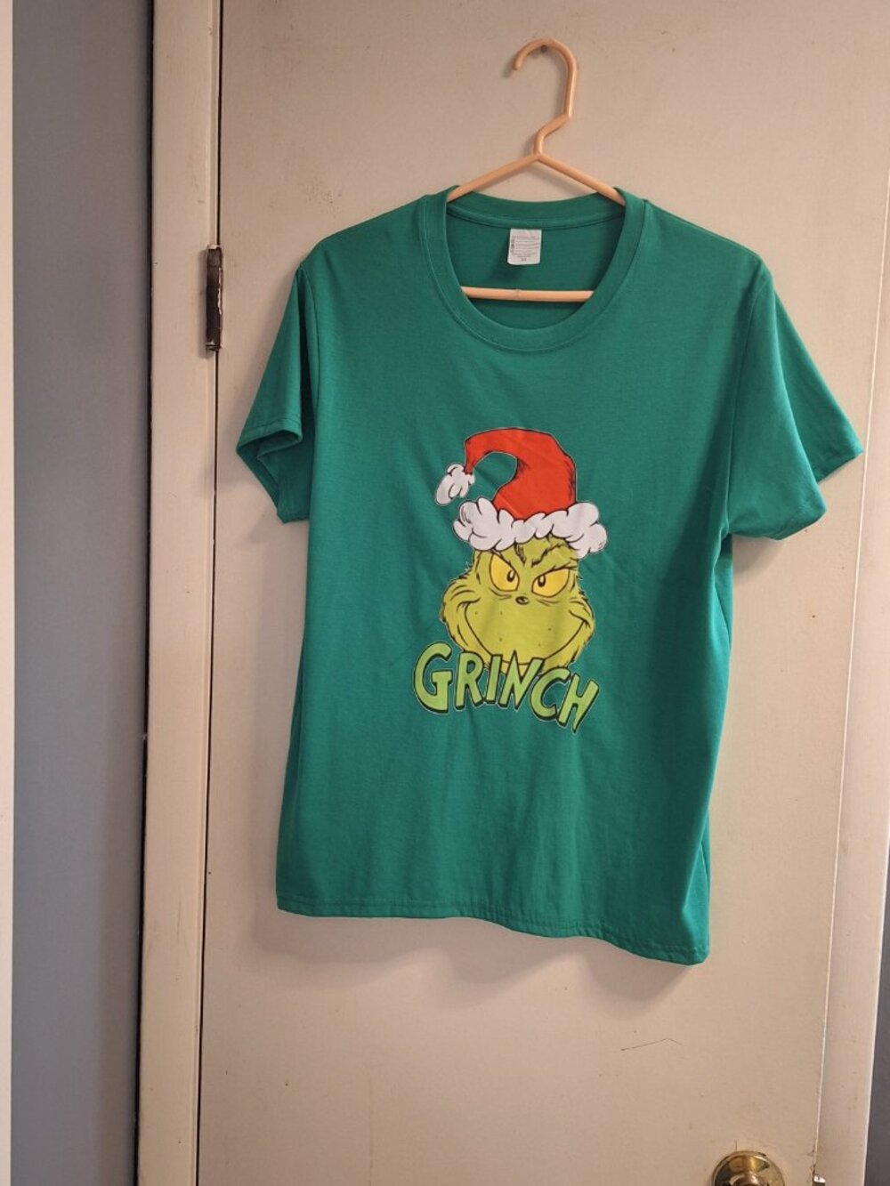 grinch tshirt medium